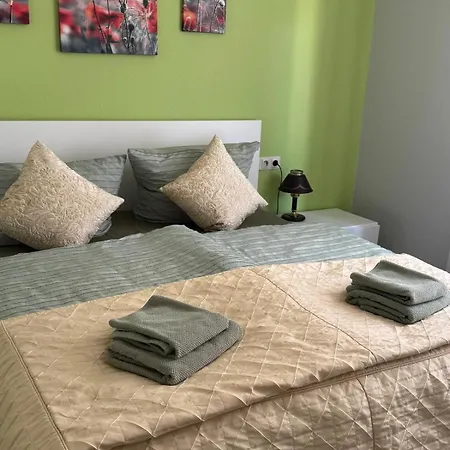 Am Kurpark, Mit Balkon, Kostenlosen Parkplatz Und Wlan Apartment